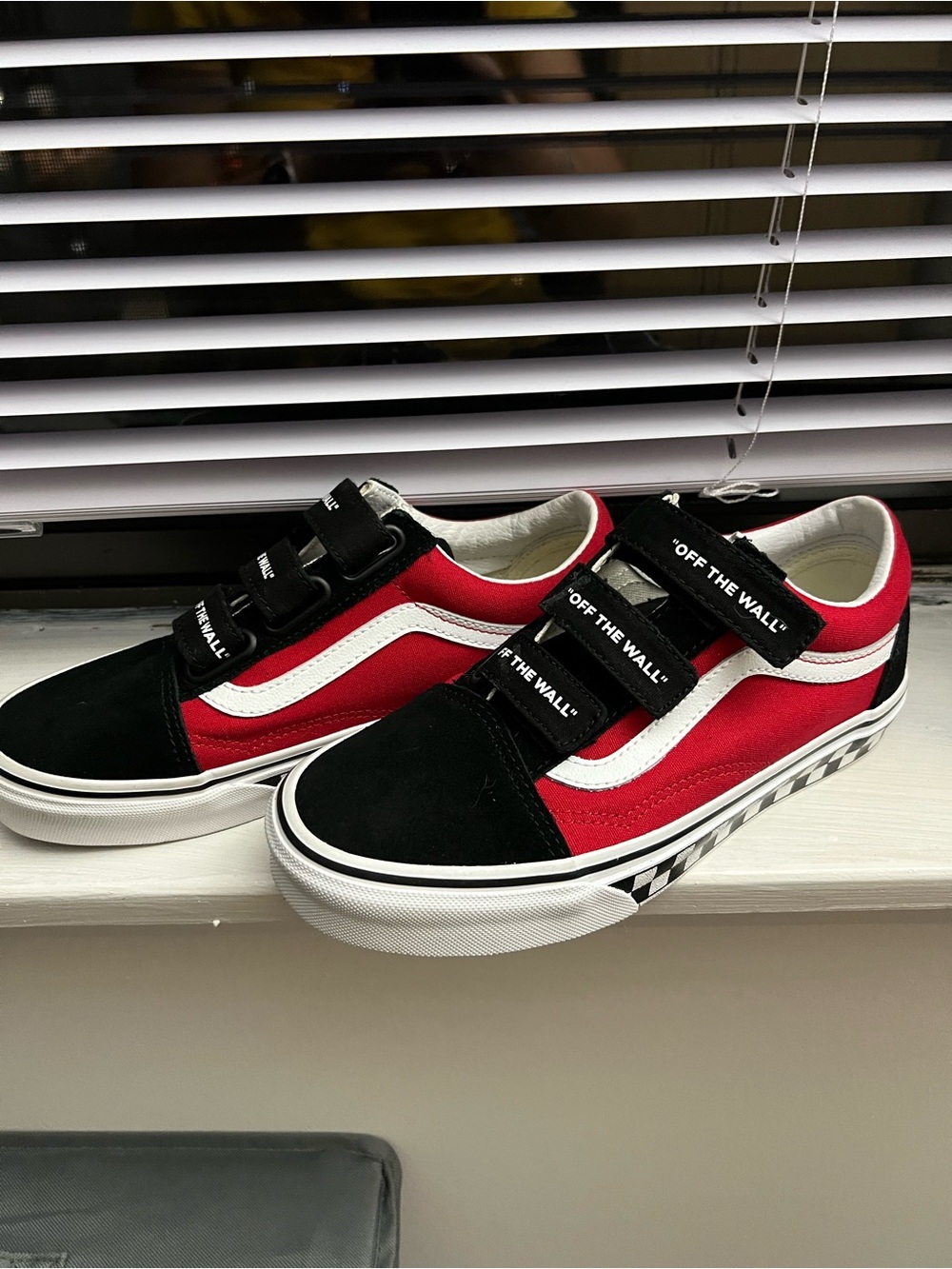 Vans Old Skool V Red Black White Checkerboard Velcro Shoes Women 6.5 Men 5